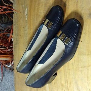Salvatore Ferragamo Boutique blue leather heels